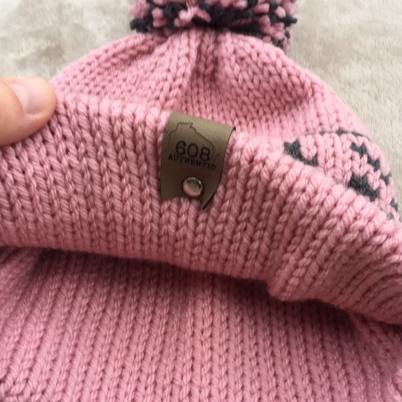 NWOT Winter Acrylic Pom Pom Beanie, OS (Girls) - Picture 6 of 12